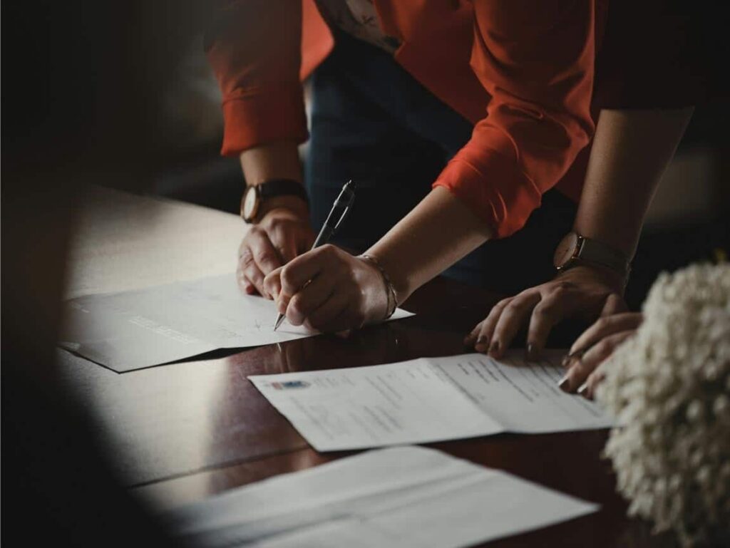 Checklist for what to look for when buying a puppy near you